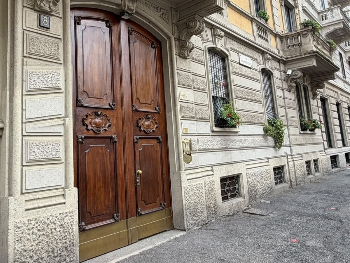 The street door of Via Mercadante 8, Milan